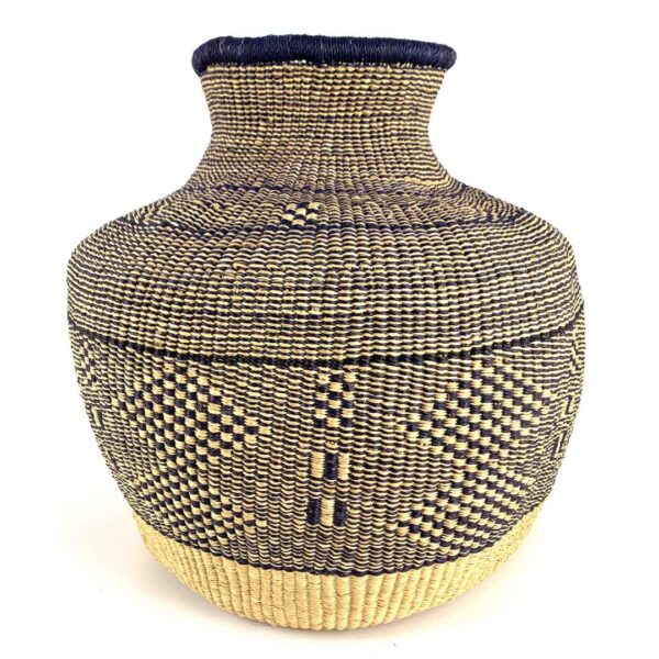 Paga vessel basket in woven elephant grass, Bolgatanga Ghana