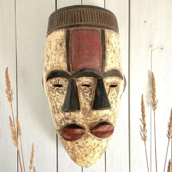 nigerian ogoni mask with bold carved features
