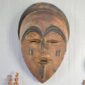 abon Vuvi mask with oval shape and geometric features