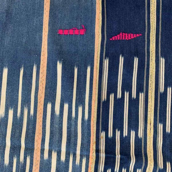 bashiri-indigo-cotton-237-mole-african-textile-handwoven-3 Close-up of the deep blue cotton cloth with columns of pale dashes