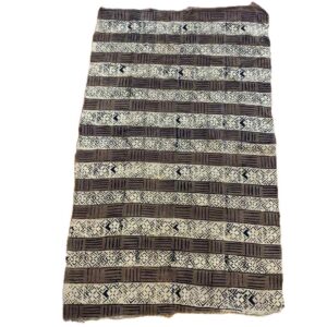 bashiri-mudcloth-medium-166-oryx-african-mud-cloth-fabric-2 Full view of the medium mudcloth in dark and light bands of geometric motifs on a white background