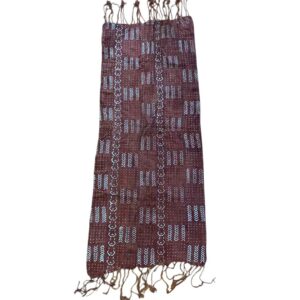 bashiri-mudcloth-small-154-lark-african-textile-bogolan-2 Full view of the small red-earth mudcloth with pale chevrons and dotted rows on a white background