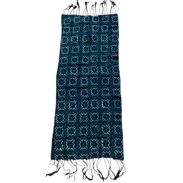 bashiri-mudcloth-small-165-glaze-bogolan-african-fabric-2 Full view of the small dark mudcloth with a grid of pale crosses and chevrons on a white background