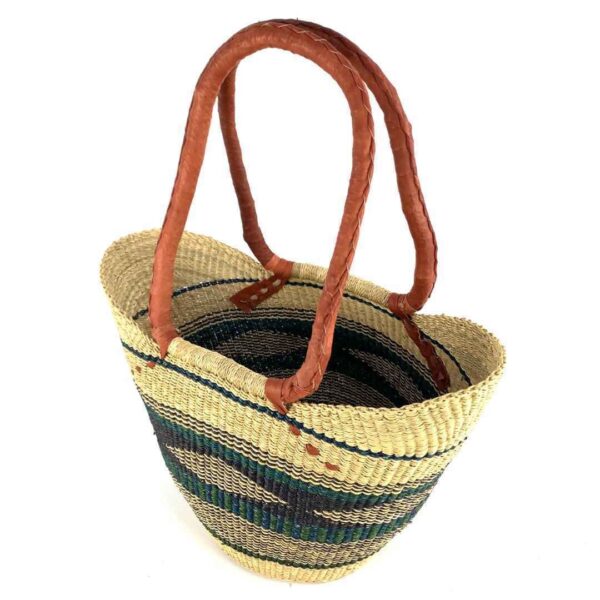 bolga-market-basket-lh-270-knockout-bashiri-3 Angled view of the long handle market basket showing the woven interior