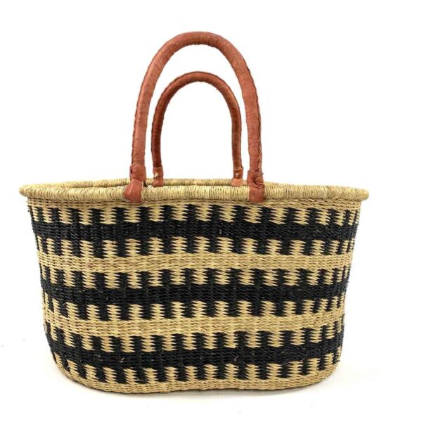 extra-large-oval-009-bruno-black-check-basket-bolga-bashiri-3 Front view of the extra large oval Bolga basket with an all-over black and natural check on a white background