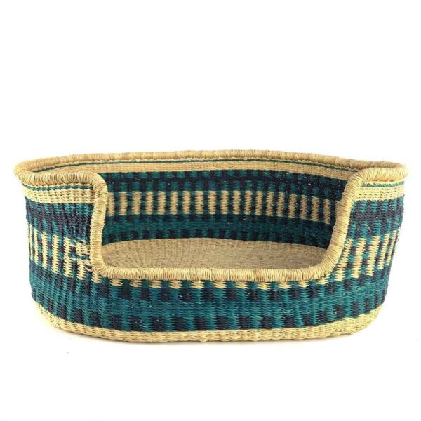 large-pet-dog-basket-036-rumba-3 Front view of the large teal and natural checked Bolga pet basket with its dipped front