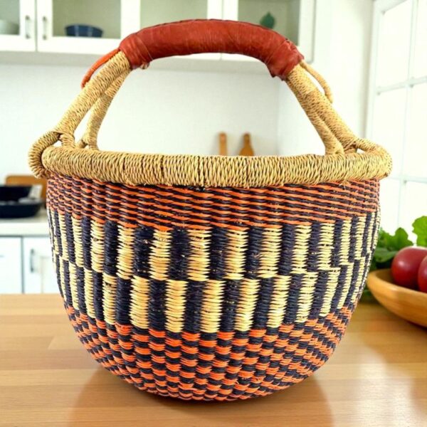 medium-round-basket-624-carnation (1) Close-up of the woven texture on a medium round Bolga basket
