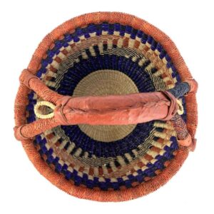 medium-round-basket-689-creamcake-warm-earthy-zigzag-bolga-african-basket-bashiri-2 Top view of the warm-toned zigzag medium round Bolga basket showing the woven interior and handle