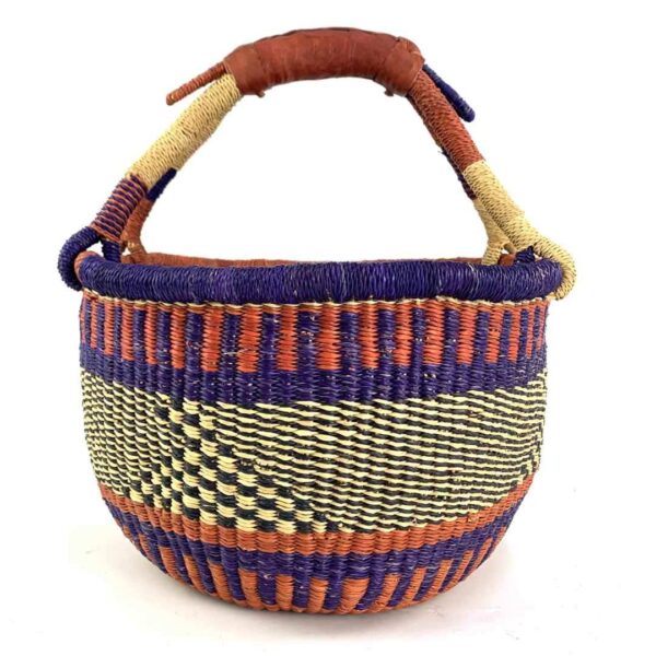 medium-round-basket-696-halfmoon-deep-warm-checked-bolga-woven-bashiri-3 Front view of the deep warm-toned checked medium round Bolga basket, handwoven from elephant grass
