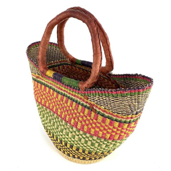 woven-market-basket-standard-548-kito-bashiri-3 Angled view of the classic market basket showing the woven interior